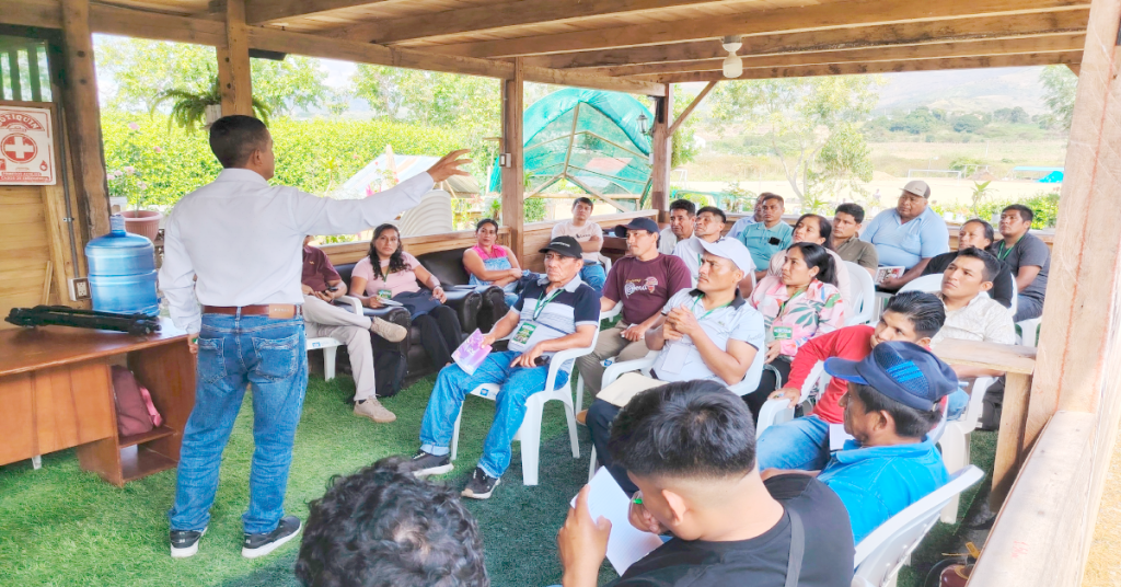 PRODUCTORES EN CAPACITACIÓN DE GOBERNANZA