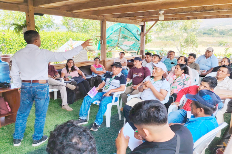 PRODUCTORES EN CAPACITACIÓN DE GOBERNANZA